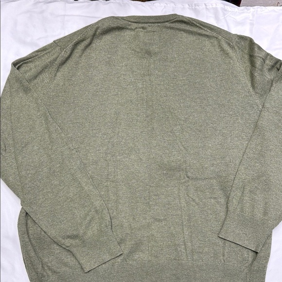 St. John's Bay Green Men's Sweater - Picture 3 of 6